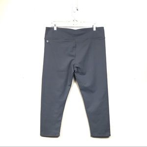 Fabletics Pants - New with tags Fabletics salar Capri Gray xl Fabletics Pants - New with tags Fabletics salar Capri Gray xl